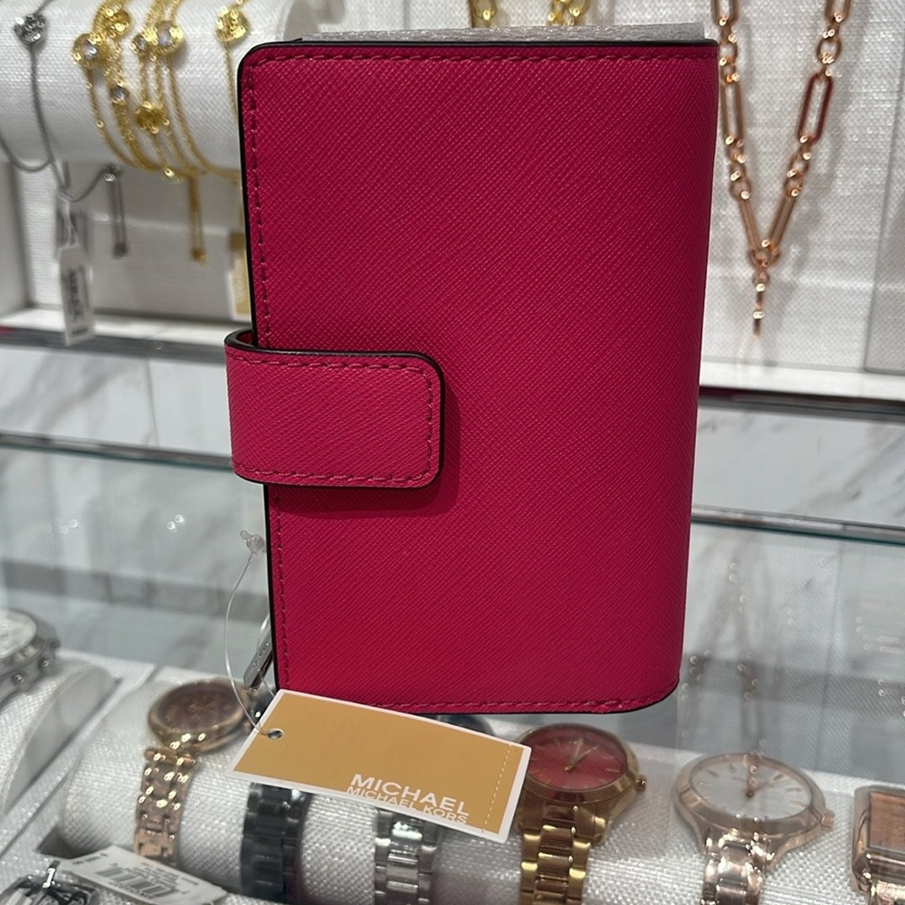 Michael Kors Medium Saffiano Leather Bifold Wallet
Dragonfruit
NWT - Picture 7 of 16